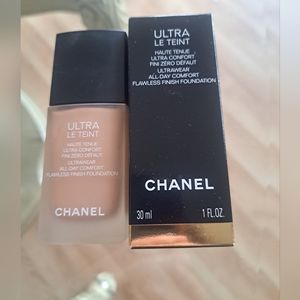 Chanel Ultra Le Teint Foundation B30